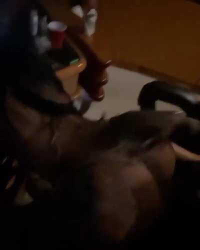 Shaking that ass on offset