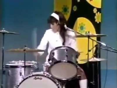 Karen Carpenter was born on this day in 1950! Here’s a drum solo by Carpenter from 1968. (She was just 18 years old at the time!)