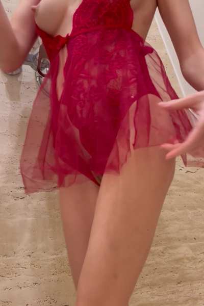 I think ballet would be more interesting if the ballerinas were wetter 🤭