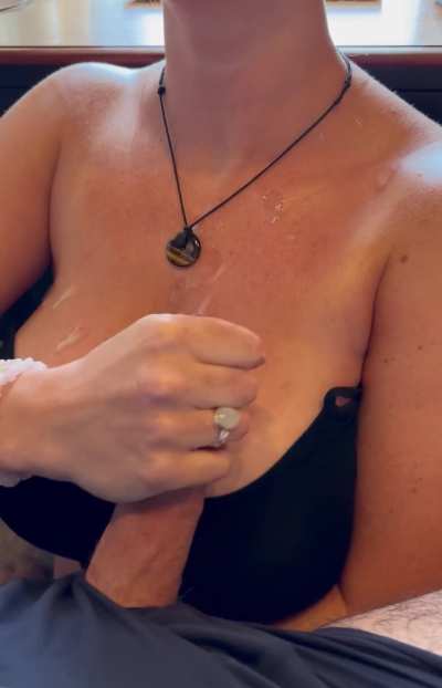 Perks to working from home when I’m around 💦