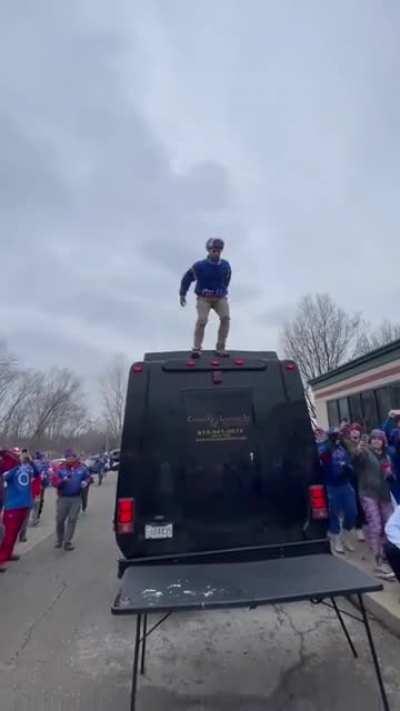 WCGW jumping onto a table.
