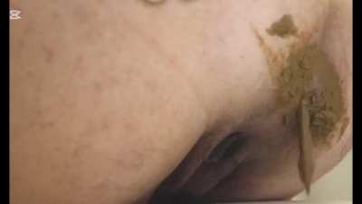 (F) didnt quite make it to the toilet 👿