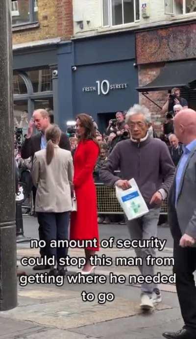 Man hilariously makes his way to the pharmacy by getting through security and walks past William and Kate