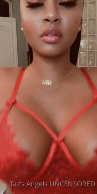 Did you ask for more 😻😻😻? Link in comments to join our server for more OF content for cheap 👇👇👇