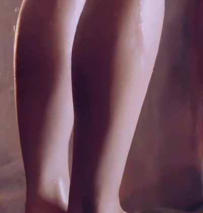 “ So are all of you men just gonna stand there or are you going to fuck your Queen !” Emilia Clarke(Daenerys)