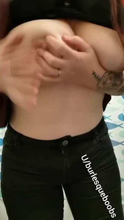 Titty drop Tuesday...it's just an excuse to get my tits out for you again 😉 (f) (oc)