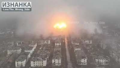 Large shockwave from FAB-1500 in Myrnohrad.