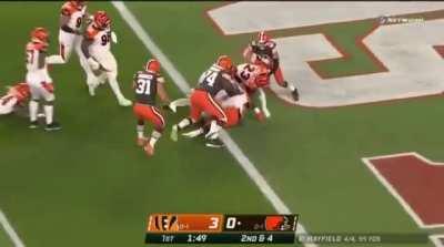 Chubb pounds it in for the TD!