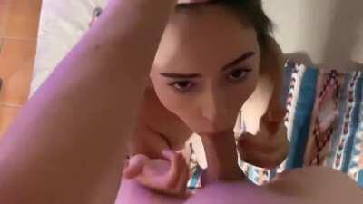 She loves getting Facefucked! (u/stellavioletxx)