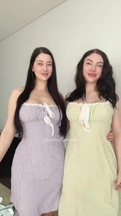 Double the adorable 🥺👉🏼👈🏼