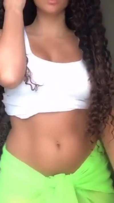 Samira’s Zopunyans belly and hip movements 