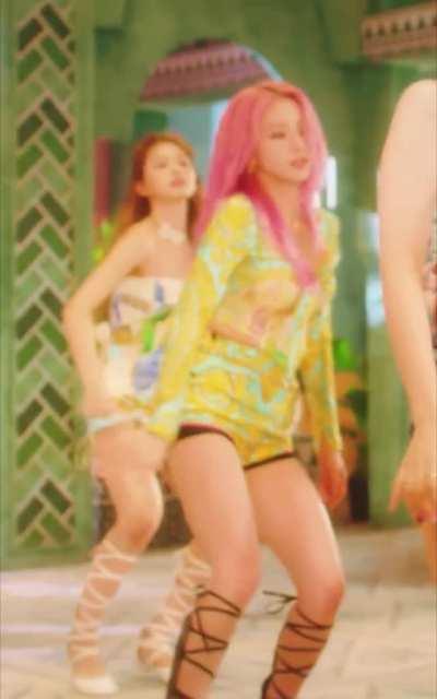 Chaeyoung (ft. Tzuyu)