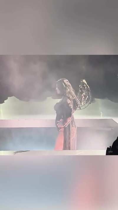 Confidently Curvy| IG| 2024.10.16