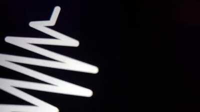 Hearing this without all the other parts of the song is so funny