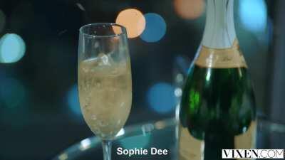 Sophie Dee Is Back [Vixen - Insatiable]