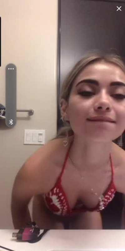Hoe didn't think this through. Flashes pussy while changing on live