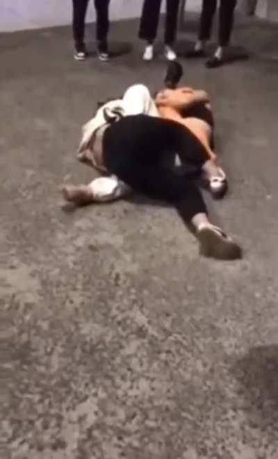 Asian street catfight 