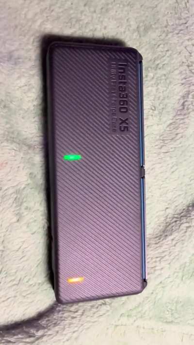 My insta 360X5 fast charger is doing this when it’s plugged in and even when I unplug it it keeps blinking. What’s wrong?