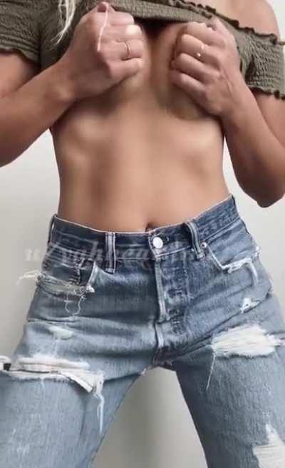 Y'all don't really know who I am, God damn.. I'm like grease in the frying pan cause I am Bacon, eggs, toast, butter.. Smooth sexy lover more FRESH than others