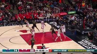 [Highlight] Dennis Smith Jr. throws the hammer down in traffic