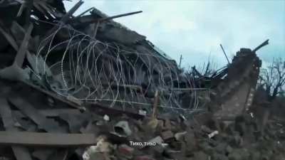 [Gopro][POV]Ukrainian solider destroy a group of Russian soldiers in close combat.