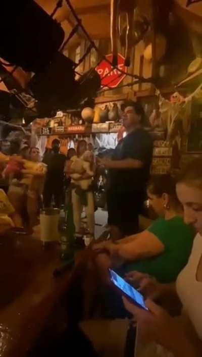 Empresário bolsonarista dizendo que não vai aceitar o comunismo no Brasil