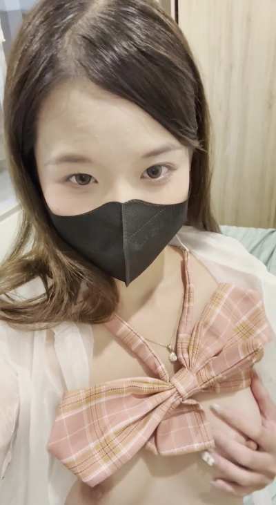 Craving for a BBC right now, I wanna suck