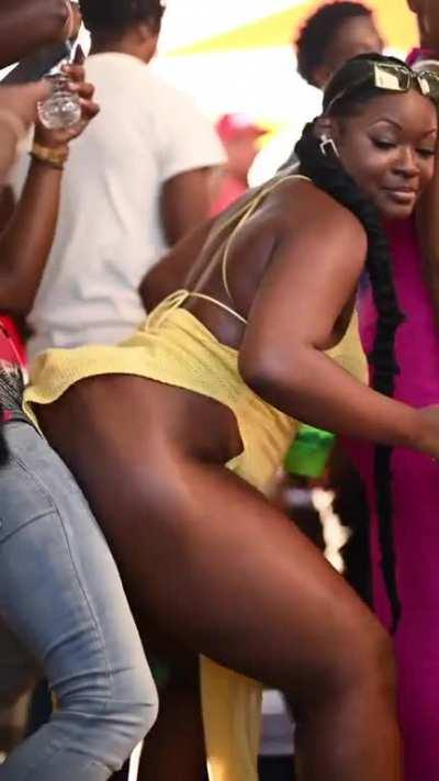 Wasted at Waistted 🇧🇧 (📷:@lifewithnick)