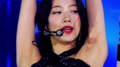 kazuha / 카즈하 (korean) /  一葉/カズハ (japanese) - le sserafim's black swan - 2022 'FEARLESS' edit SBS Gayo Daejeon 221224