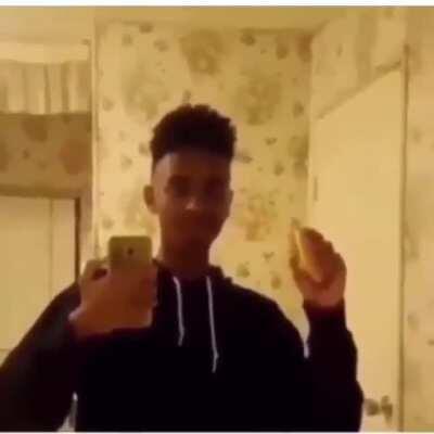 Cristian cuando intenta formar una palabra