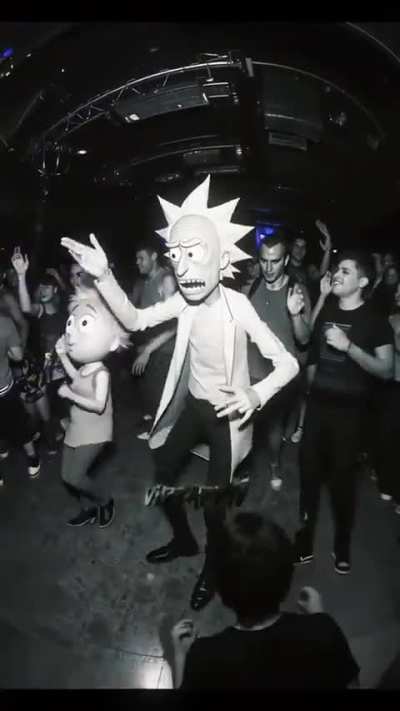 What the actual fuck is this🙏🪬🪬🪬