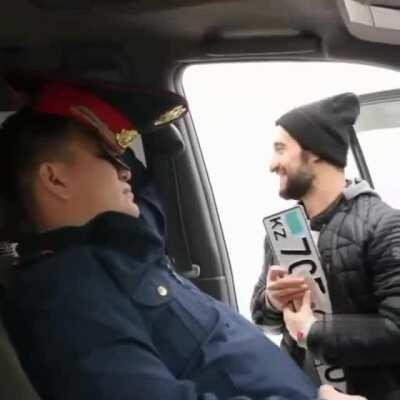 How to guide: Bribbing a cop in Russia.