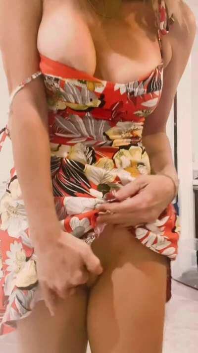 It’s still sundress season here 😎🔥