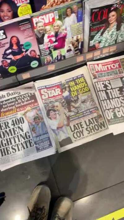 Irlanda no es un país súper futbolero pero así estaban los diarios cuando fui al quiosco esta mañana. Por temas históricos acá hay un sentimiento muy anti-ingles y cuando decís que sos de Argentina todos te recuerdan la alegría que les dio a ellos en el 8