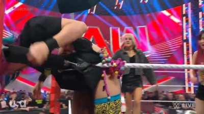 On WWE RAW: Bianca, Alexa & Asuka confront Bayley, Dakota & IYO. Nikki Cross vs Dana Brooke.