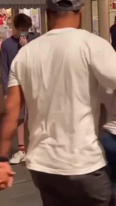 How cute 😍. If you had the chance, would you ever propose this young?