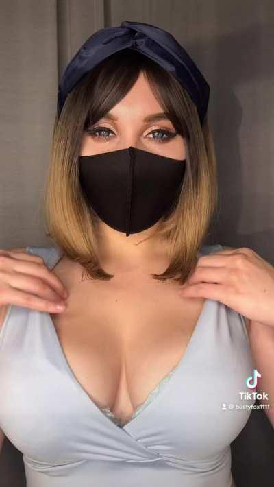 some bouncing boobs for y’all this evening :)