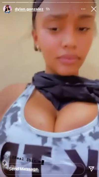 Nice view of her logo