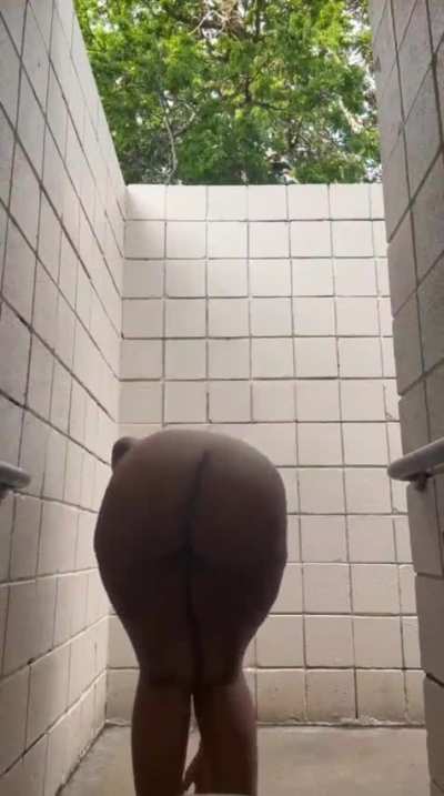 Loud ass clappers 👏👏🍑🍑