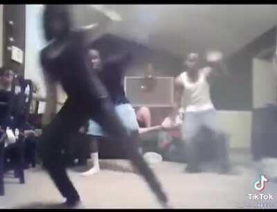 *c pone a bailar por alto temazo*