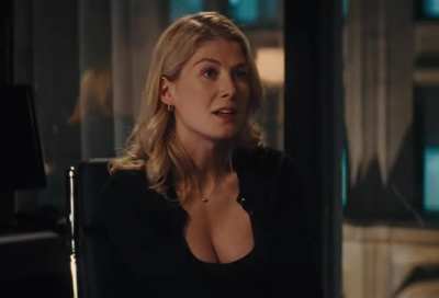 Rosamund pike