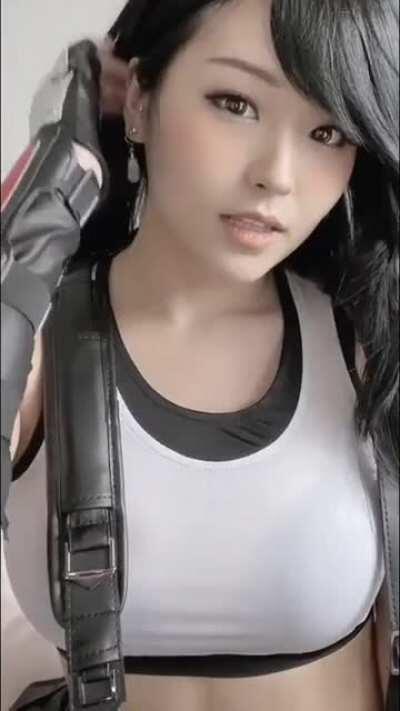 Hyoon Tifa Cosplay TikTok