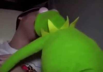 O.o? (la canción dice la n word por si acaso exo tkm) UwU