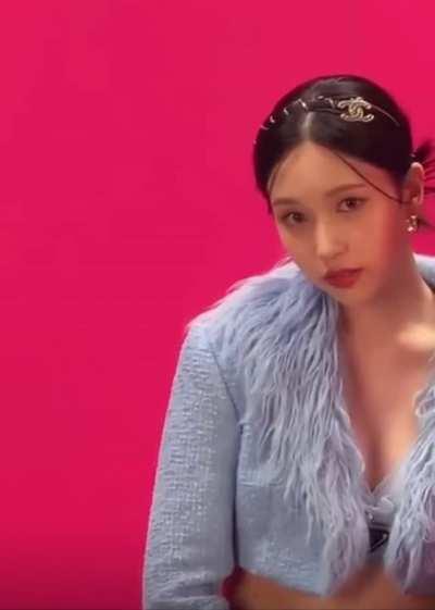 Woohoo mina cute cleavage 😙