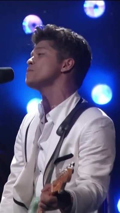 Alicia Keys & Bruno Mars Perform “A Woman’s Worth” at the 2011 BET Awards