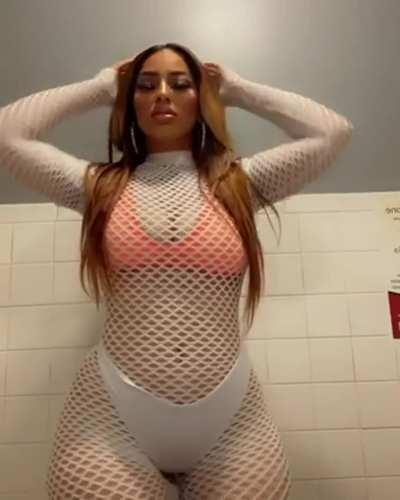 BRO 😅😍🍑… she’s a DIME fr 💎🏆