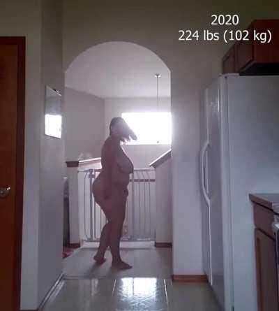 Mal showing off her tremendous curves and shaking her huge tits