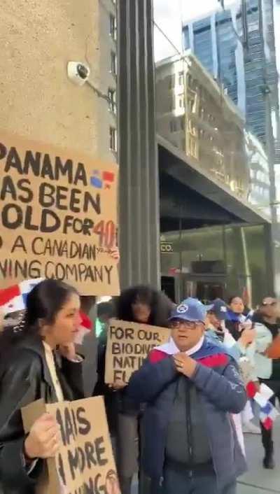 Protesta en frente de First Quantum Minerales en Canadá. 