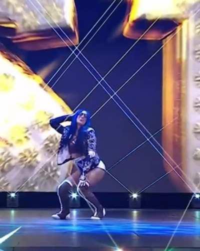 Sasha Dropping It Low On The Stage