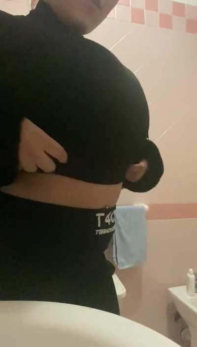 Someone who really appreciates natural boobs?